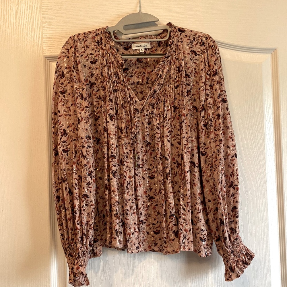 Another Love large floral print top with gold stitching. Excellent condition!